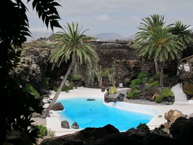 Encante-se com Lanzarote: Onde Vulcões e Praias se Unem!